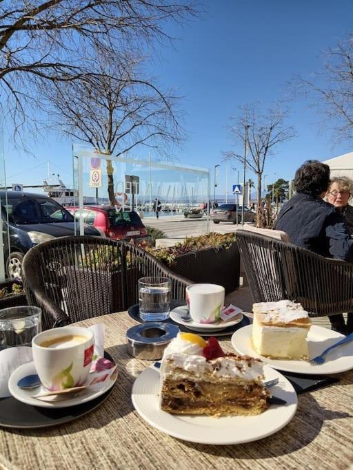 Ferienwohnung Nena In Crikvenica Exteriör bild